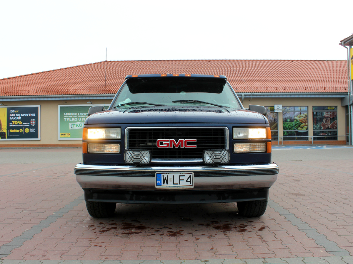 GMC Yukon '97 front