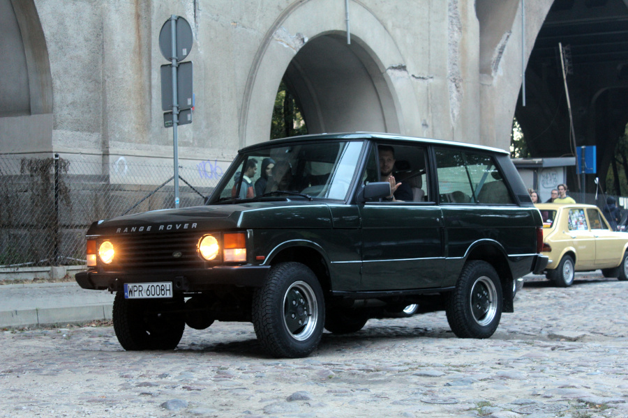 Youngtimer Warsaw Powiśle - Range Rover 3d